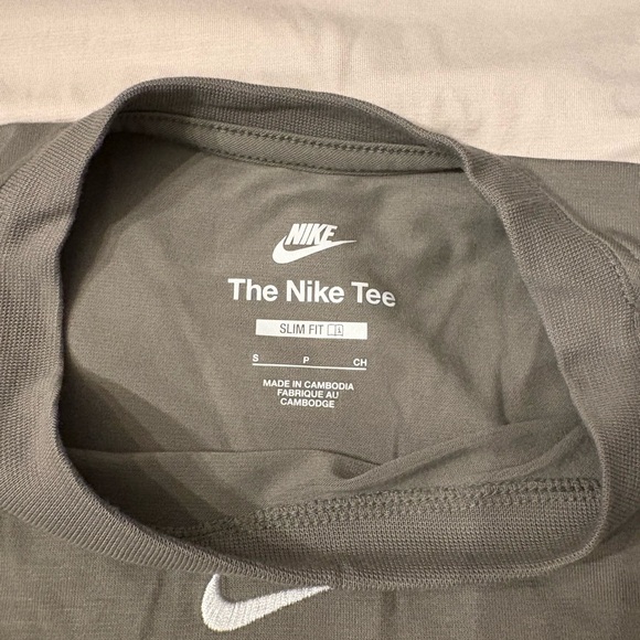 Nike Women's Sage Green Crop Top 3 pieces - Picture 4 of 7